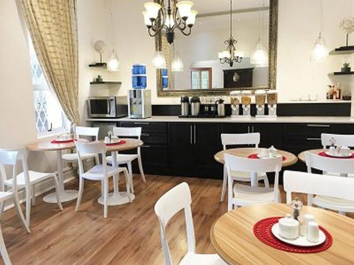 Peaches & Cream Bed & Breakfast Ледисмит Экстерьер фото